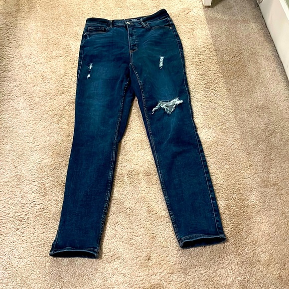 Old Navy Denim - Old Navy Extra High Rise Rock Star Skinny Jean